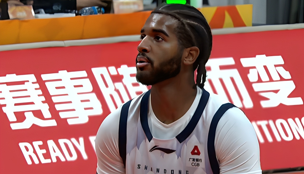 太猛了！克里斯半场9中5拿下16分4板1帽