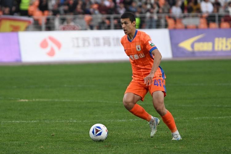 鲁媒：泰山将在海口进行第一阶段冬训，依木兰等3名新星将缺席