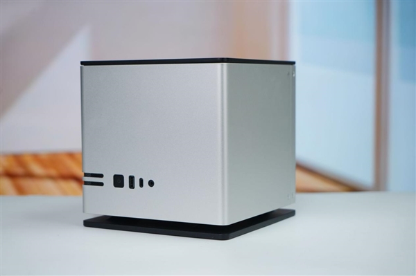 全球首个液冷迷你机!abee AI Station 395 Max工作站图赏