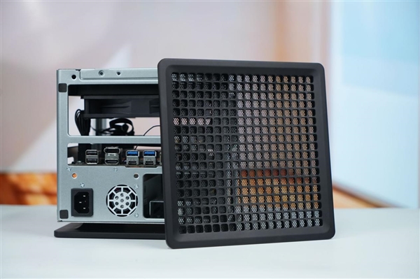 全球首个液冷迷你机!abee AI Station 395 Max工作站图赏