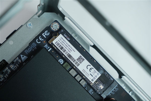 全球首个液冷迷你机!abee AI Station 395 Max工作站图赏