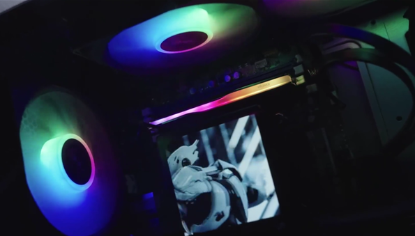 首台国产芯片电竞主机细节 玩《英雄联盟》无压力