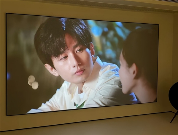 当贝S7系列新固件升级：8档可变光圈重新定义投影画质天花板！