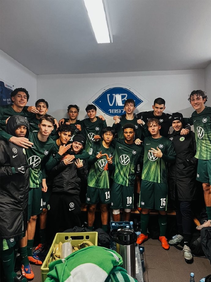 沃尔夫斯堡U17A 在杯赛4-0赢球，姜景祺连场进球