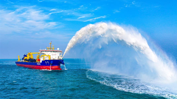 38168立方米舱容！亚洲最大“清道夫”落户中国洋浦港