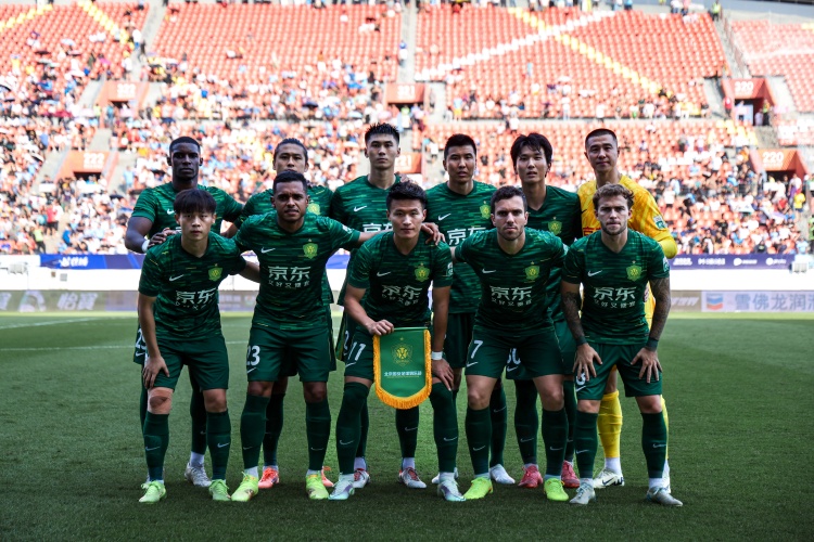 博主：国安下午集结韩佳奇现身，个别球员已从基地搬走私人物品