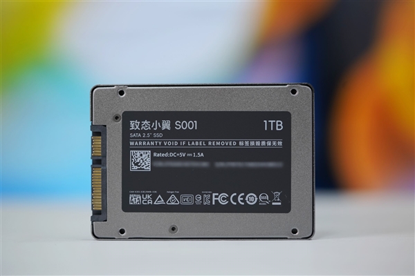 长江存储原厂颗粒！致态小翼S001 1TB SSD图赏