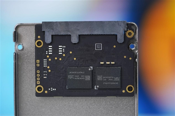 长江存储原厂颗粒！致态小翼S001 1TB SSD图赏