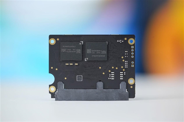 长江存储原厂颗粒！致态小翼S001 1TB SSD图赏