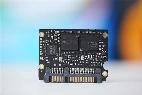 长江存储原厂颗粒！致态小翼S001 1TB SSD图赏