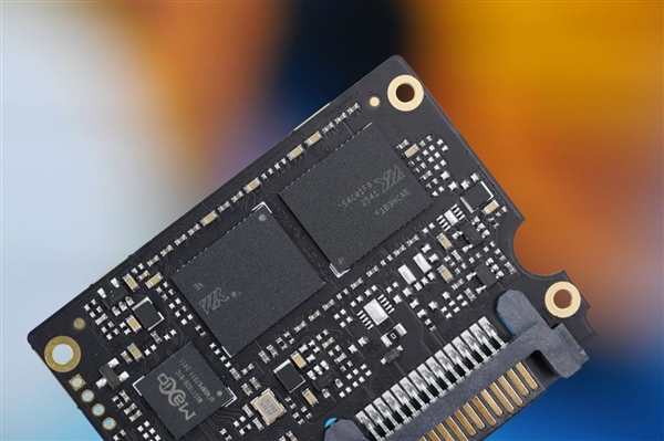 长江存储原厂颗粒！致态小翼S001 1TB SSD图赏