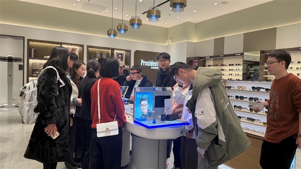 夸克AI眼镜爆单：现货被炒到5000元 官方正紧急增产备货