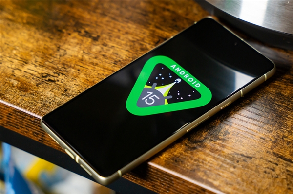 明年内存大涨:12GB内存将在中端手机上消失