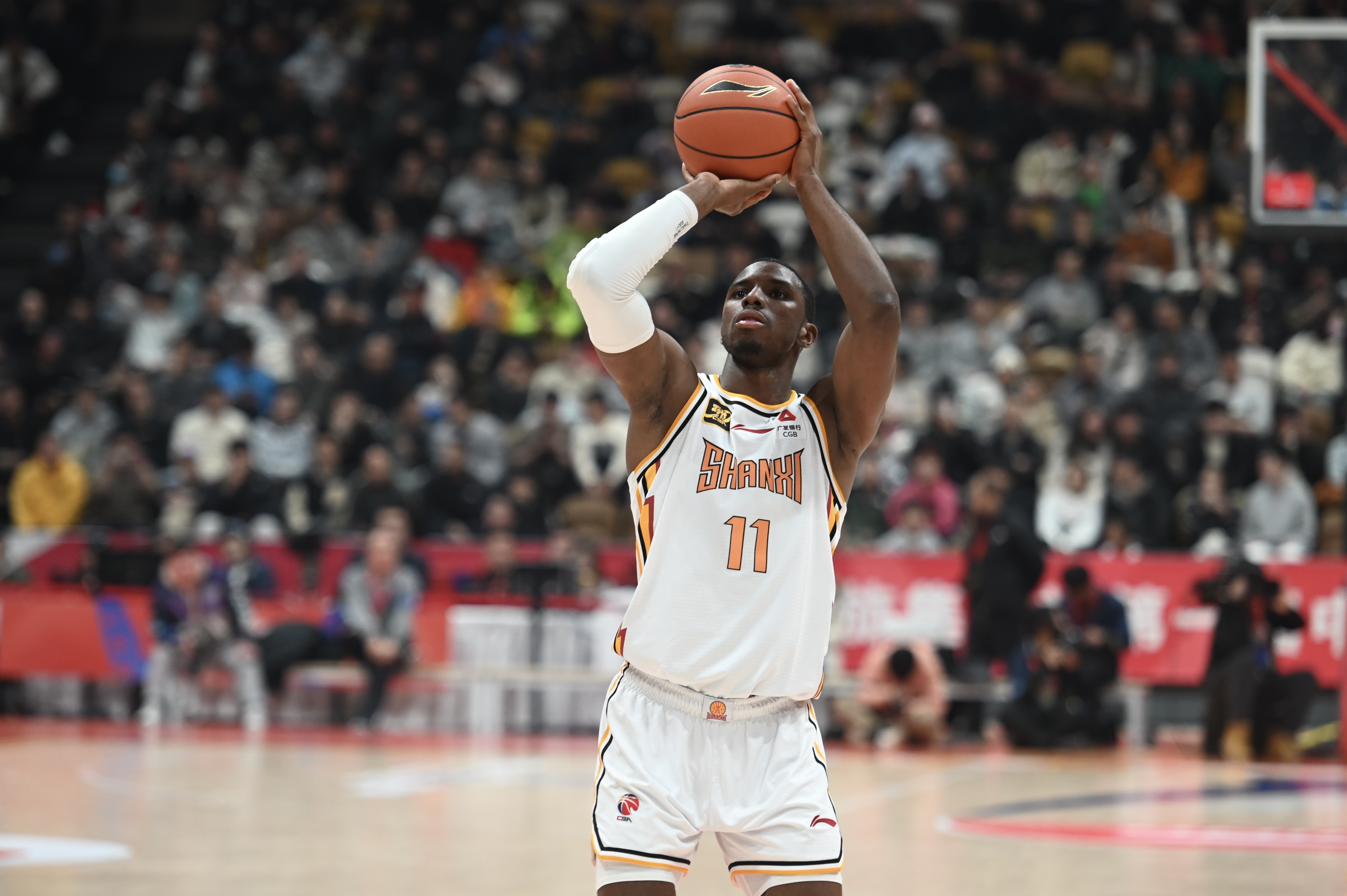 手感一般！迪亚洛17投7中&罚球7中2 得到17分7板2攻1断2帽