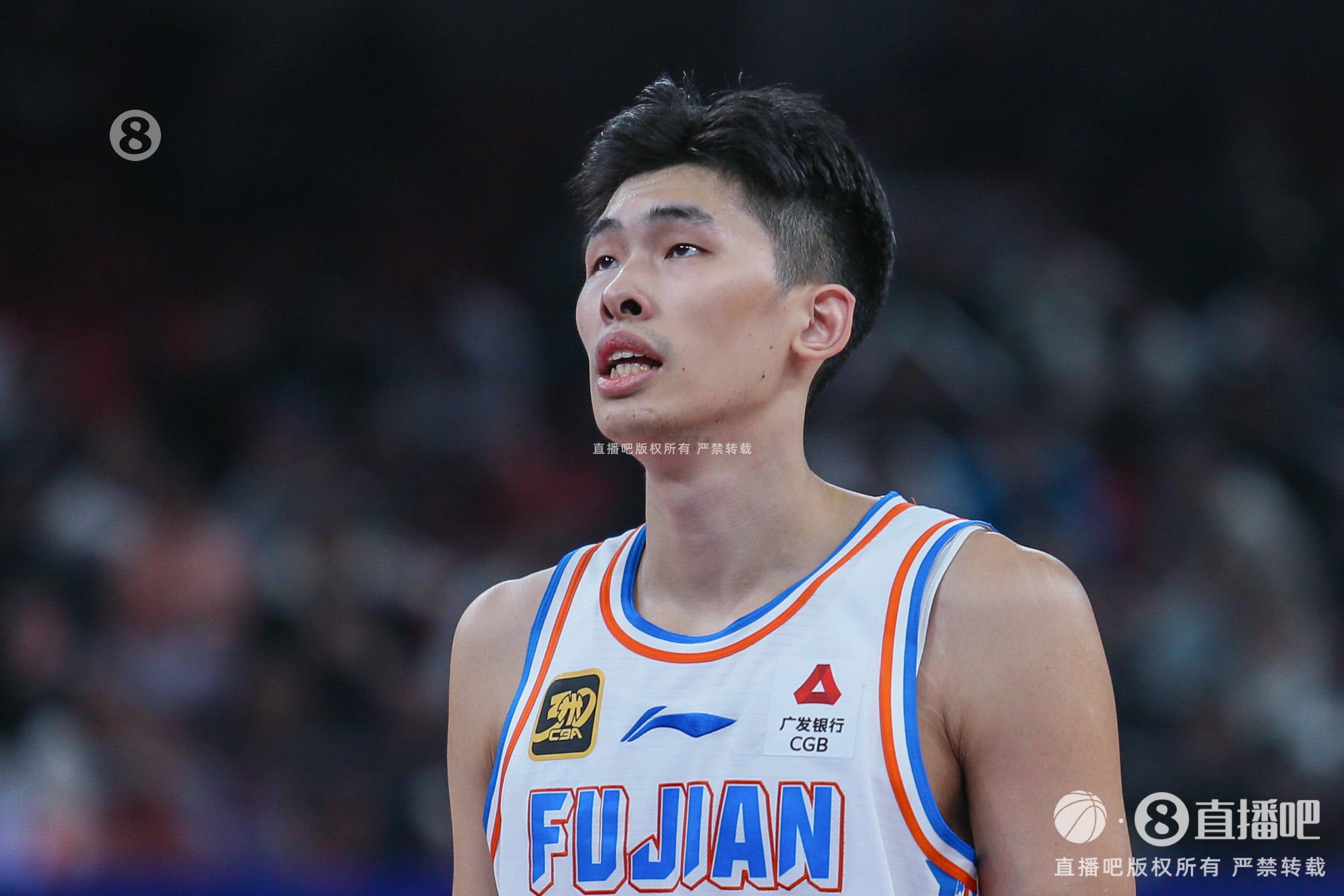 这是在梦游？邹阳半场9分钟仅1次出手打铁&两罚全丢 没有得分进账