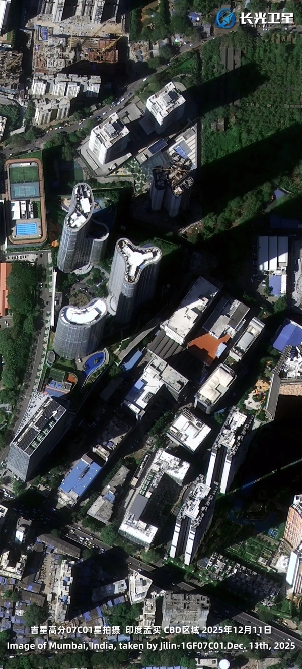 卫星眼中的印度大城市孟买:上海果然不如它!