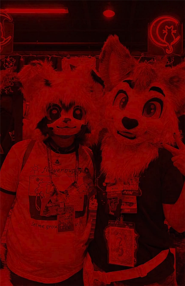 诡异!苹果iOS 26出现离奇Bug 安卓手机照片一放大就变红