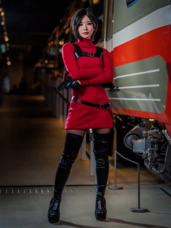 日本美女Cos《生化危机》艾达王美图:还原度极高