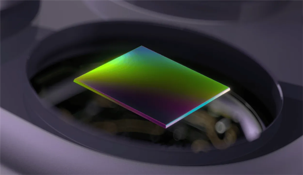 硬件不够软件来凑！苹果开发DarkDiff AI模型：解决极低光照拍摄难题