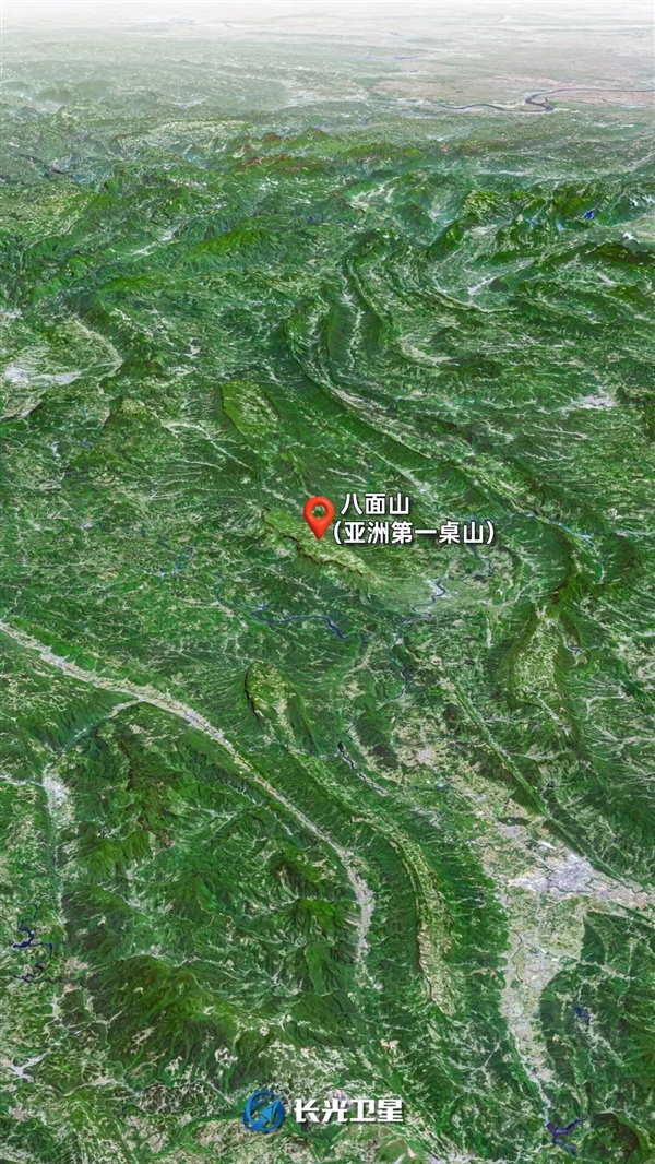 湖南有一座神奇的山：山顶平的像桌面！