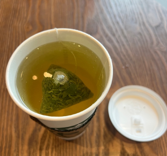 门店可提供续水 星巴克25元茶饮竟是茶包泡的