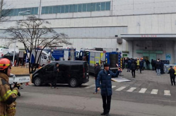 雪上加霜！存储芯片巨头三星工厂发生火灾 120名员工被疏散