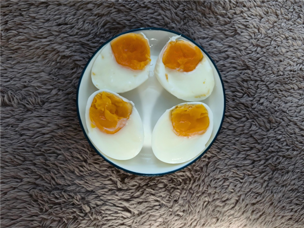 “蛋神”走红网络 鸡蛋到底一天吃几个更健康