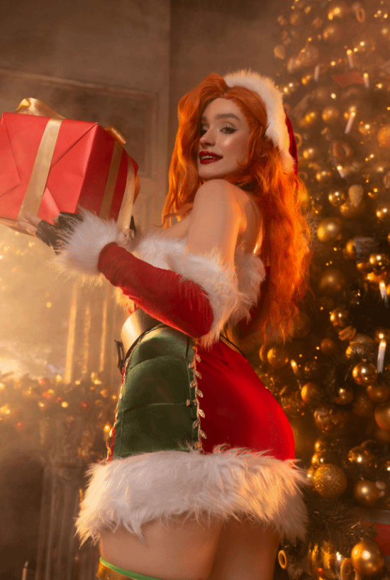 圣诞老人看了都要请假！俄妹节日COS身材超辣