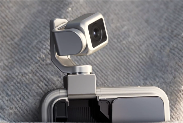 吴晓波展示荣耀ROBOT PHONE：世界上第一款手机机器人！