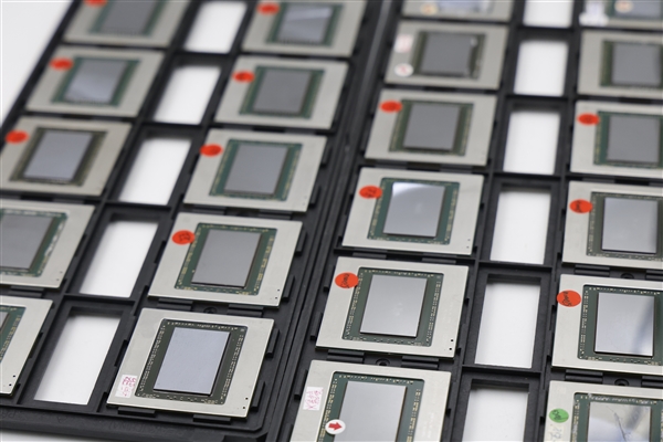 西风显卡展出AMD RX6000 GPU成堆的“尸体”!号称从不拒保