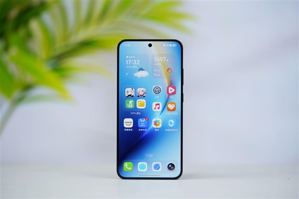 10000mAh巨无霸电池仅2599元起！荣耀WIN RT图赏