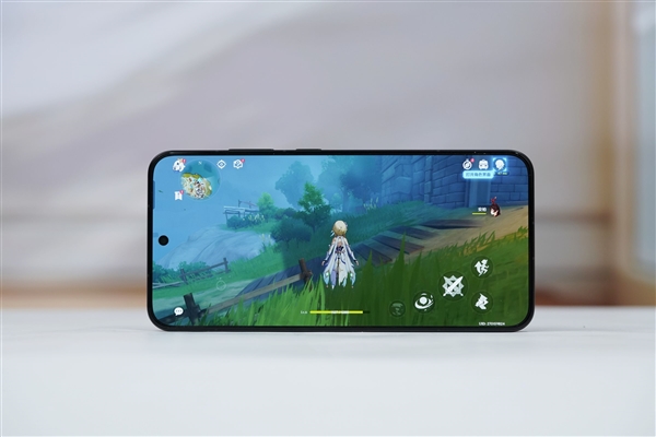 10000mAh巨无霸电池仅2599元起！荣耀WIN RT图赏