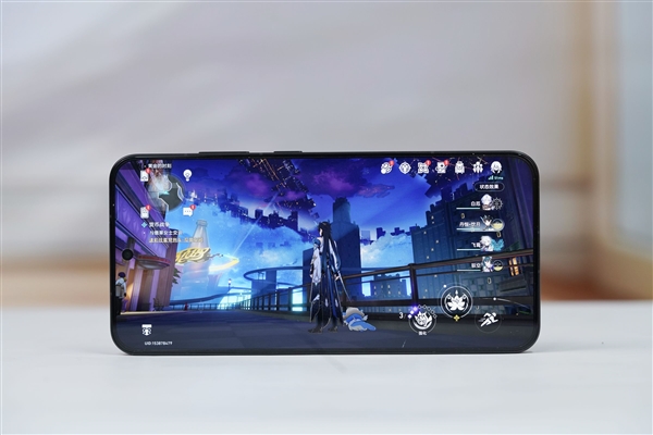 10000mAh巨无霸电池仅2599元起！荣耀WIN RT图赏